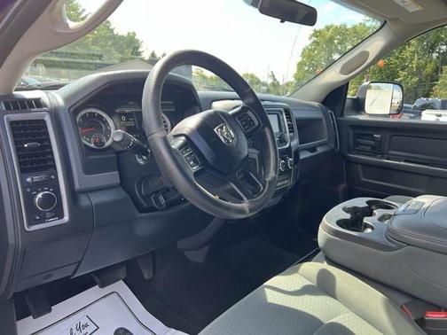 2017 RAM 2500 Tradesman Crew Cab 4x4 6'4' Box