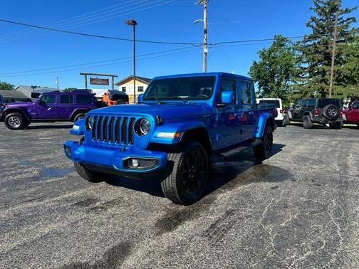 Hydro Blue Pearlcoat 2023 Jeep Gladiator Overland