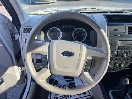 2011 Ford Escape XLS