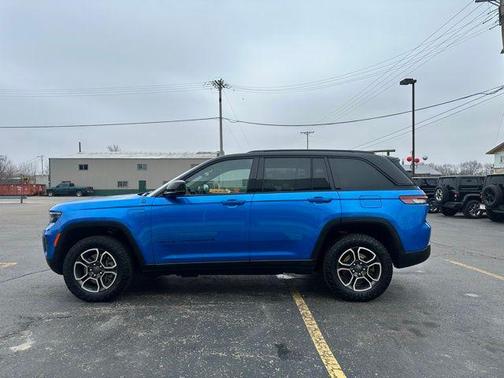 2022 Jeep Grand Cherokee 4xe Trailhawk