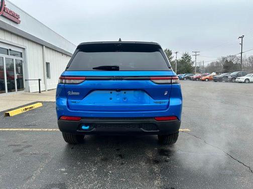 2022 Jeep Grand Cherokee 4xe Trailhawk