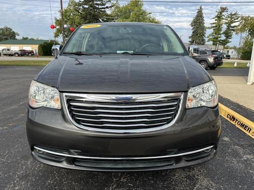 2016 Chrysler Town & Country Touring-L