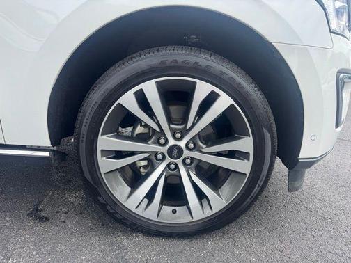 Star White Metallic Tri-Coat 2021 Ford Expedition Max Limited