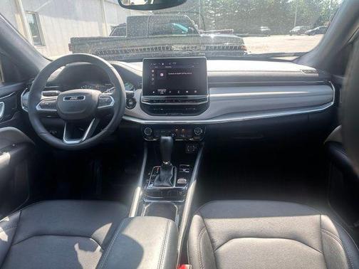 Bright White Clearcoat 2024 Jeep Compass Limited
