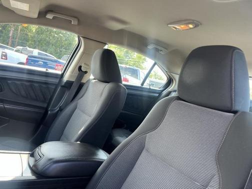 2011 Ford Taurus SEL