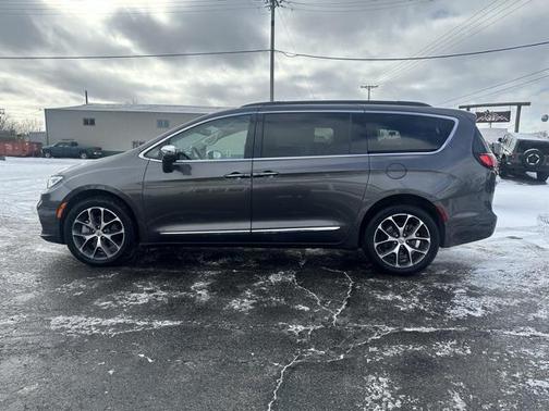 2022 Chrysler Pacifica Limited