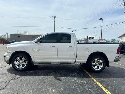 Bright White Clearcoat 2018 RAM 1500 Big Horn