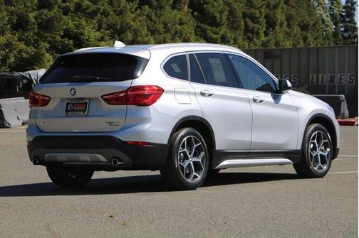 Photo 4 of 99 of 2018 BMW X1 xDrive28i