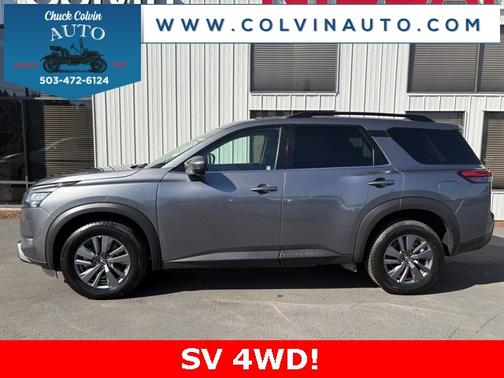 2024 Nissan Pathfinder SV