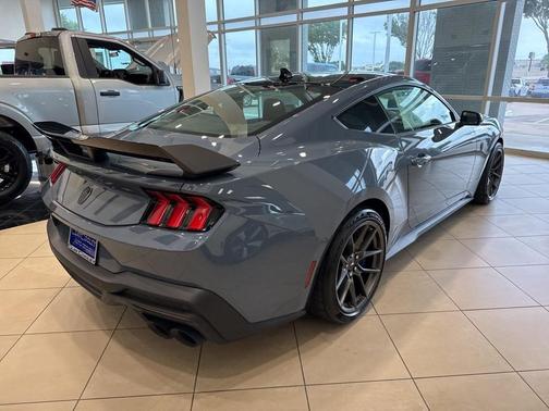 2025 Ford Mustang Dark Horse