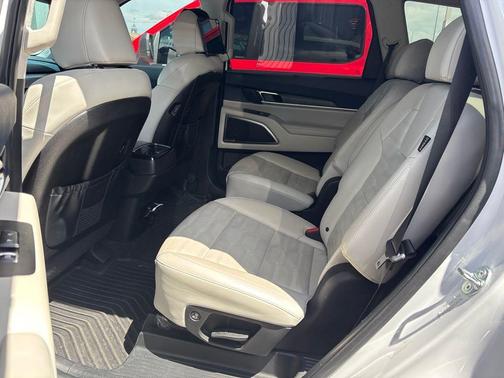Glacial White Pearl 2024 Kia Telluride SX-Prestige