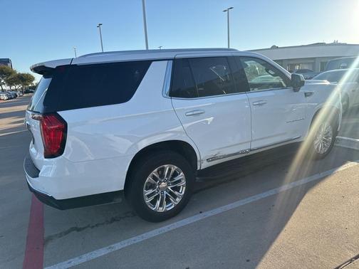 2023 GMC Yukon SLT