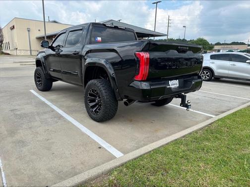 2023 Toyota Tundra Hybrid Platinum
