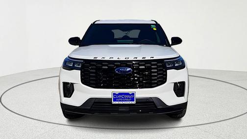 Star White 2026 Ford Explorer ST-Line