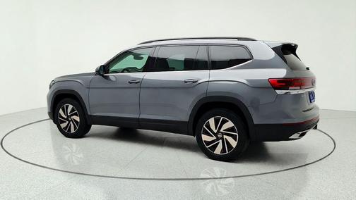 Platinum Gray Metallic 2025 Volkswagen Atlas 2.0T SE w/Technology