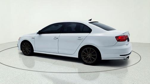 Pure White 2016 Volkswagen Jetta 2.0T GLI SE