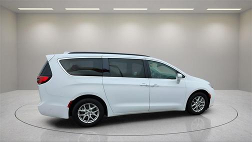2022 Chrysler Pacifica Touring-L
