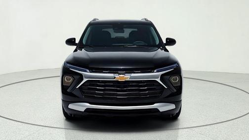 Mosaic Black Metallic 2026 Chevrolet Trailblazer LT