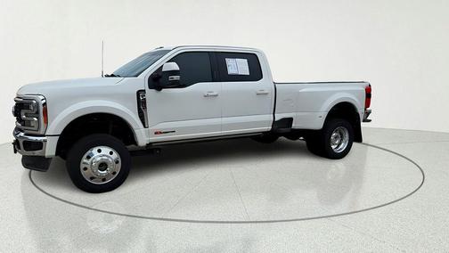 White Metallic 2023 Ford F-450 Lariat