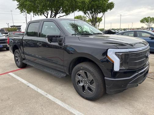 2025 Ford F-150 Lightning LARIAT