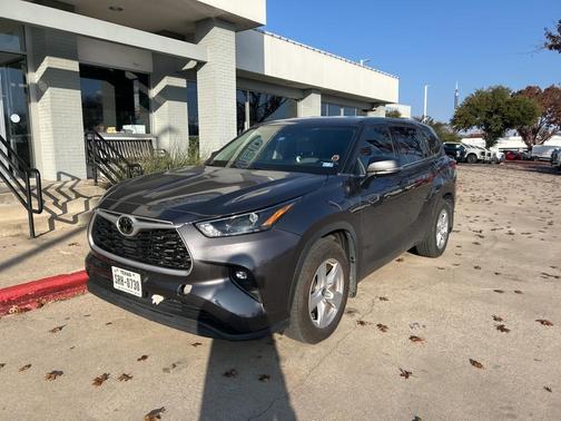 2022 Toyota Highlander LE