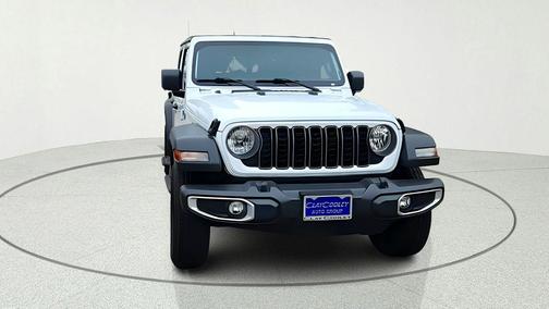 Bright White Clearcoat 2025 Jeep Gladiator Sport