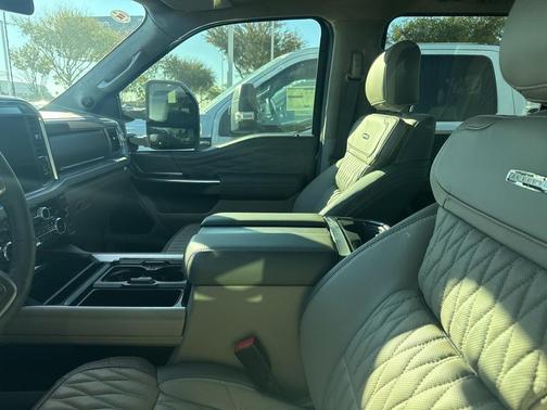 2026 Ford F-350 Platinum