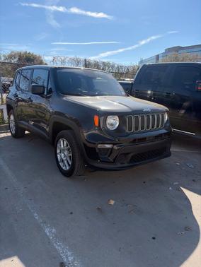 Black Clearcoat 2023 Jeep Renegade Latitude