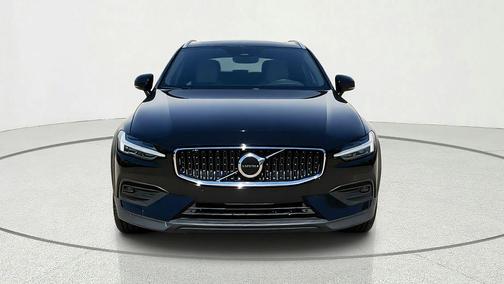 2024 Volvo V60 Cross Country B5 Ultimate