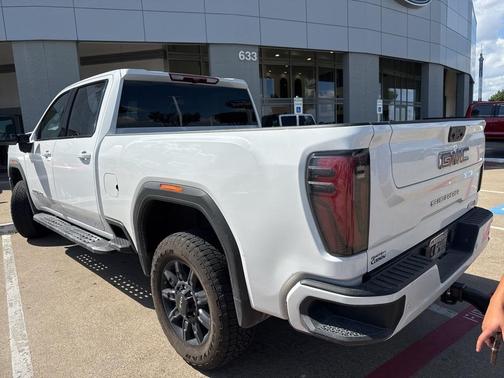 2024 GMC Sierra 2500 AT4