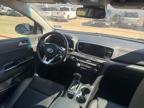 2022 Kia Sportage EX
