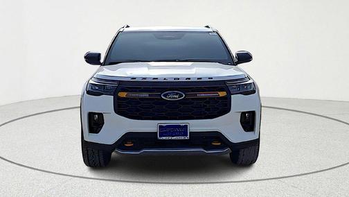 Star White Metallic Tri-Coat 2026 Ford Explorer Tremor 4WD