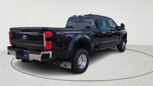 2025 Ford F-350 Lariat Super Duty
