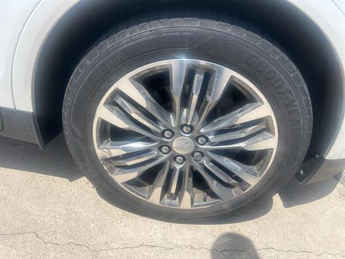 2018 Cadillac XT5 Premium Luxury