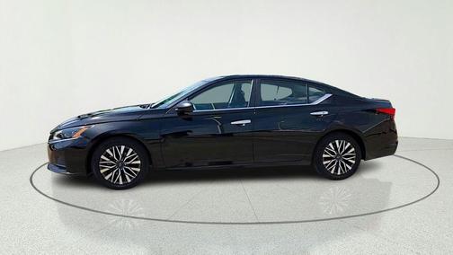 Super Black Clearcoat 2024 Nissan Altima 2.5 SV