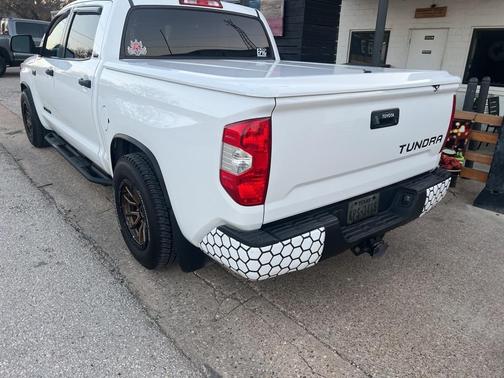 2018 Toyota Tundra SR5