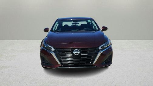 Garnet Pearl 2023 Nissan Altima 2.5 SV