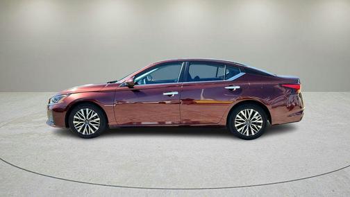 Garnet Pearl 2023 Nissan Altima 2.5 SV