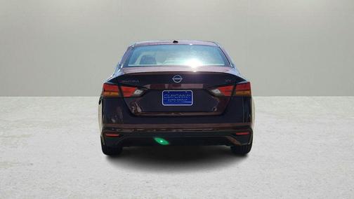 Garnet Pearl 2023 Nissan Altima 2.5 SV