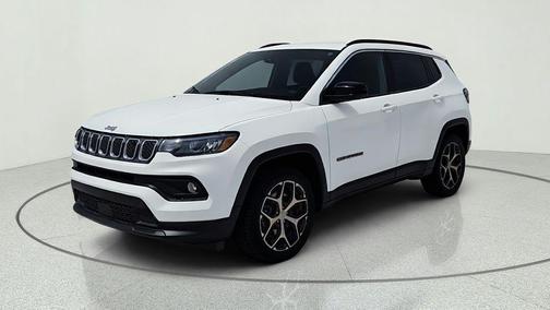 Bright White Clearcoat 2024 Jeep Compass Latitude