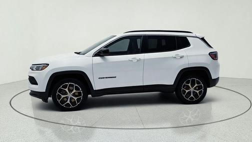 Bright White Clearcoat 2024 Jeep Compass Latitude