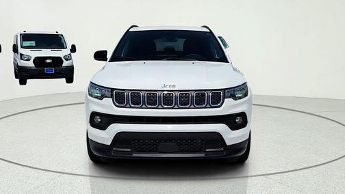 Bright White Clearcoat 2024 Jeep Compass Latitude