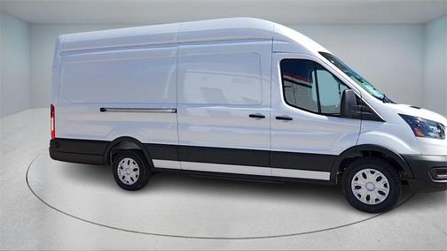 2025 Ford E-Transit Base