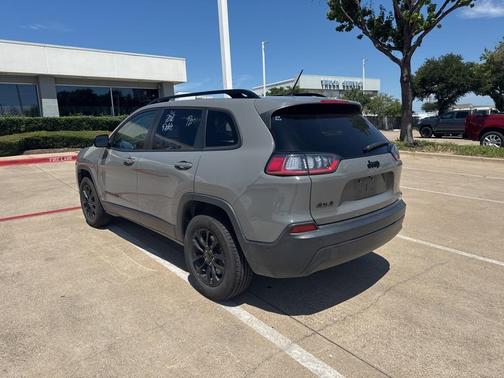 2023 Jeep Cherokee Altitude Lux