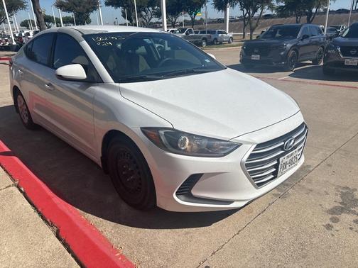 2018 Hyundai ELANTRA SE