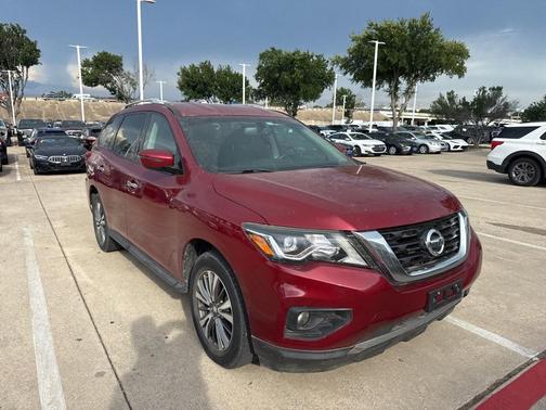 2018 Nissan Pathfinder SV