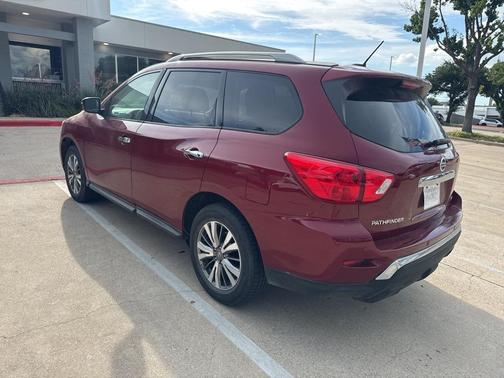 2018 Nissan Pathfinder SV