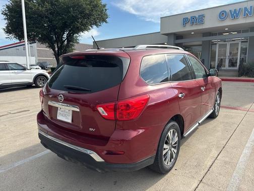 2018 Nissan Pathfinder SV