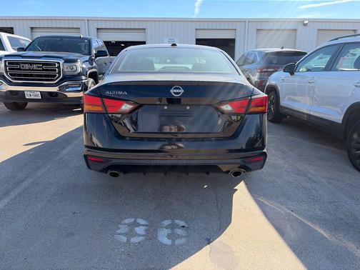 Super Black Clearcoat 2024 Nissan Altima 2.5 SR