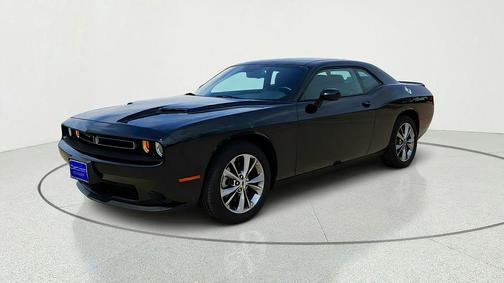 Pitch Black Clearcoat 2023 Dodge Challenger SXT